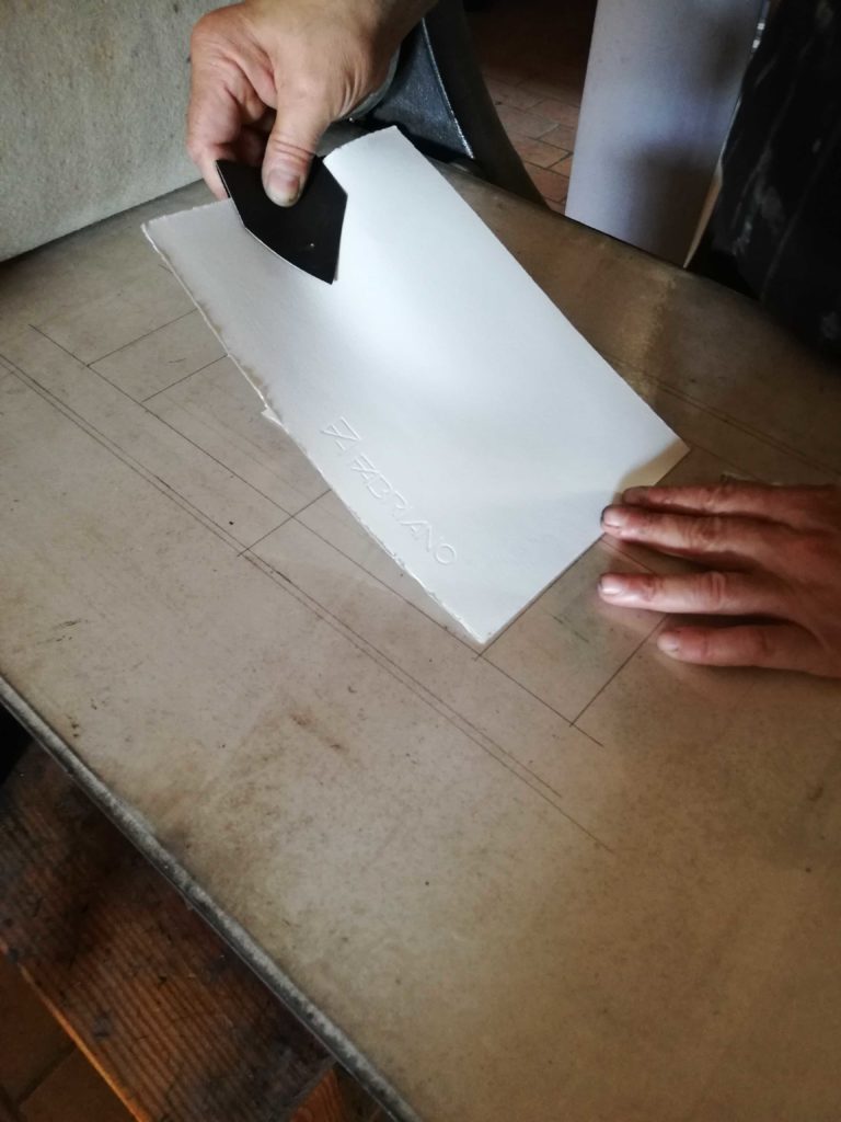 Printing 6th Step : Cover the plate with the wet paper